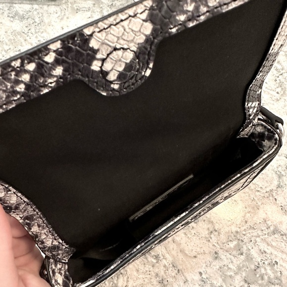 ✨ Marc Jacobs Snake print crossbody - Picture 5 of 8